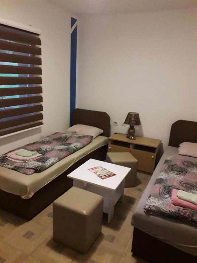 Hostel Topic Banja Luka Bagian luar foto