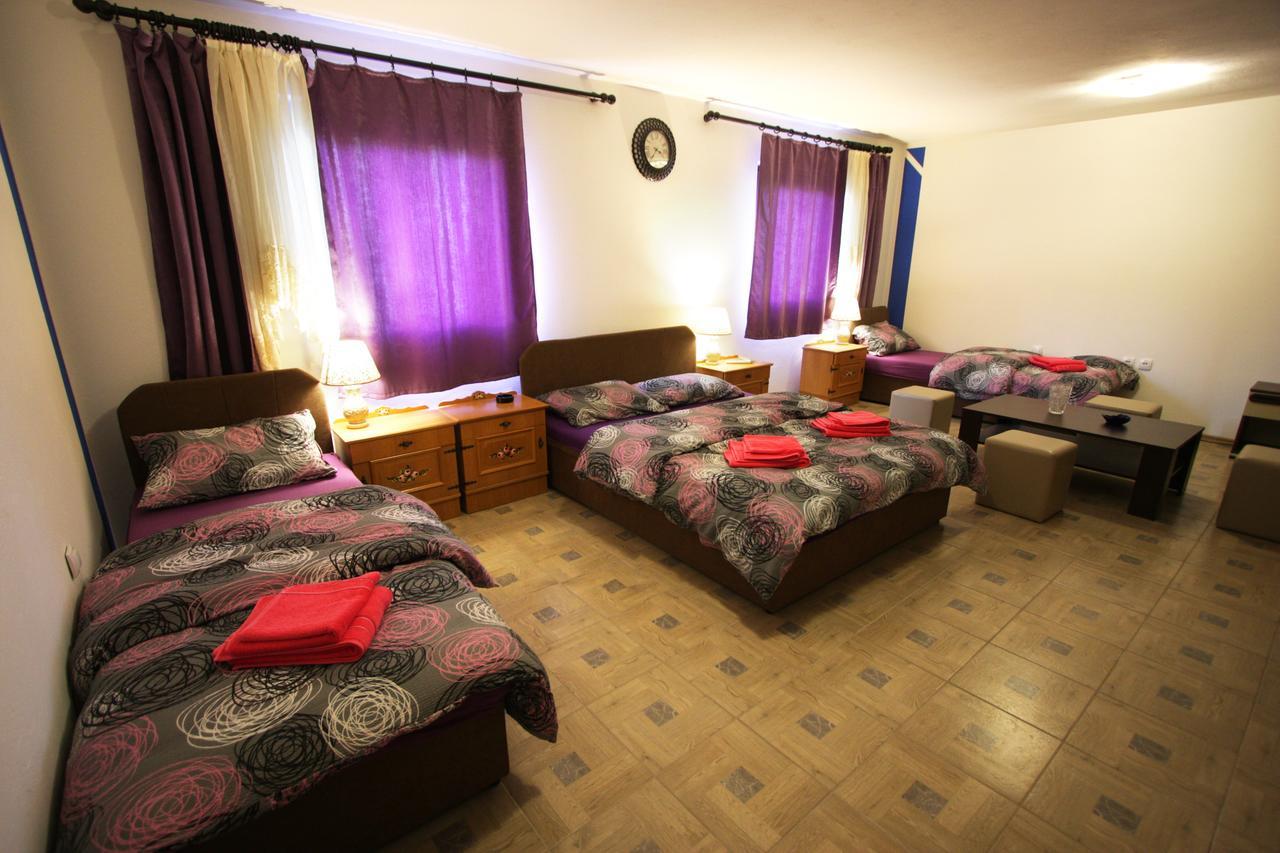 Hostel Topic Banja Luka Bagian luar foto