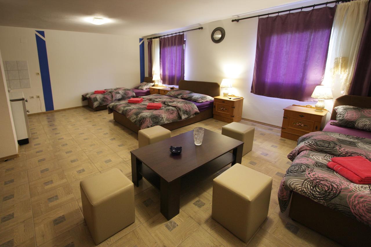 Hostel Topic Banja Luka Bagian luar foto