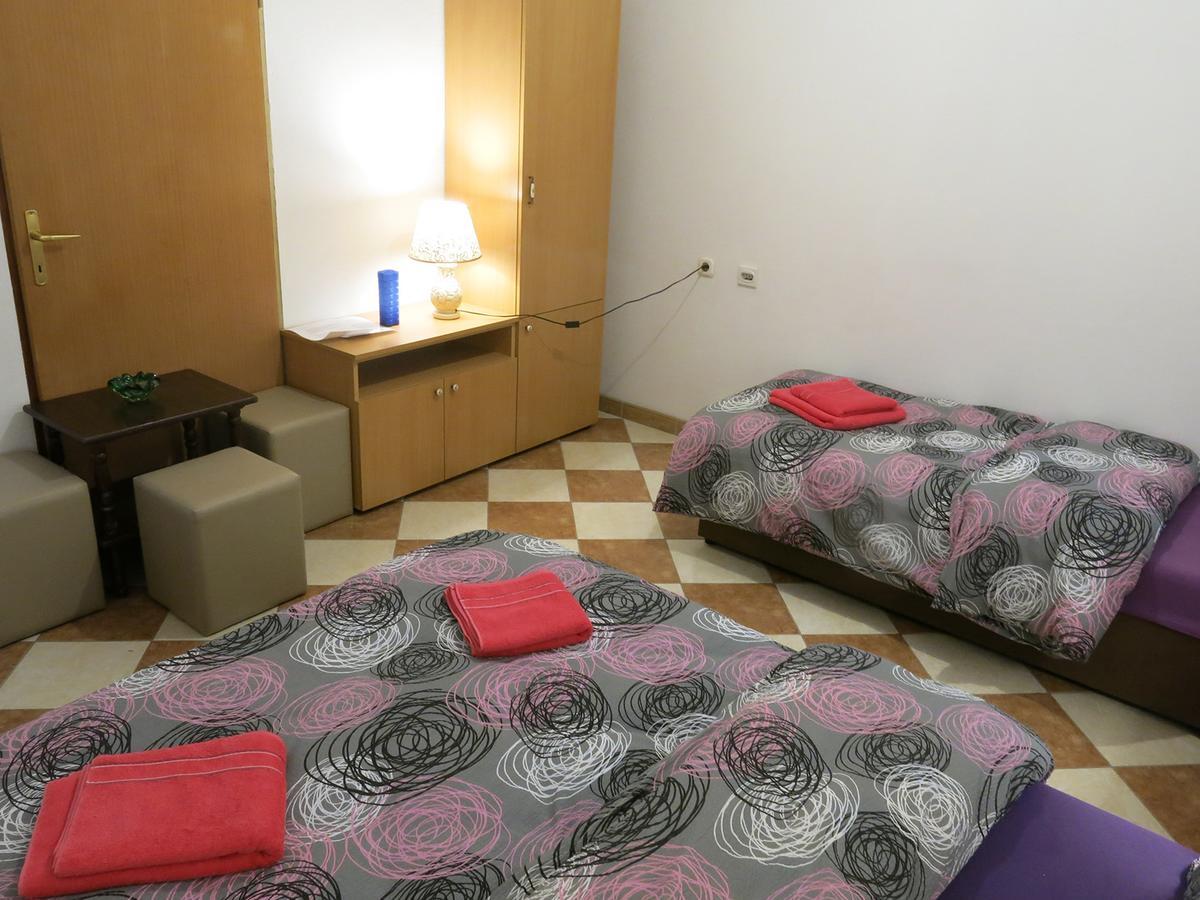 Hostel Topic Banja Luka Bagian luar foto