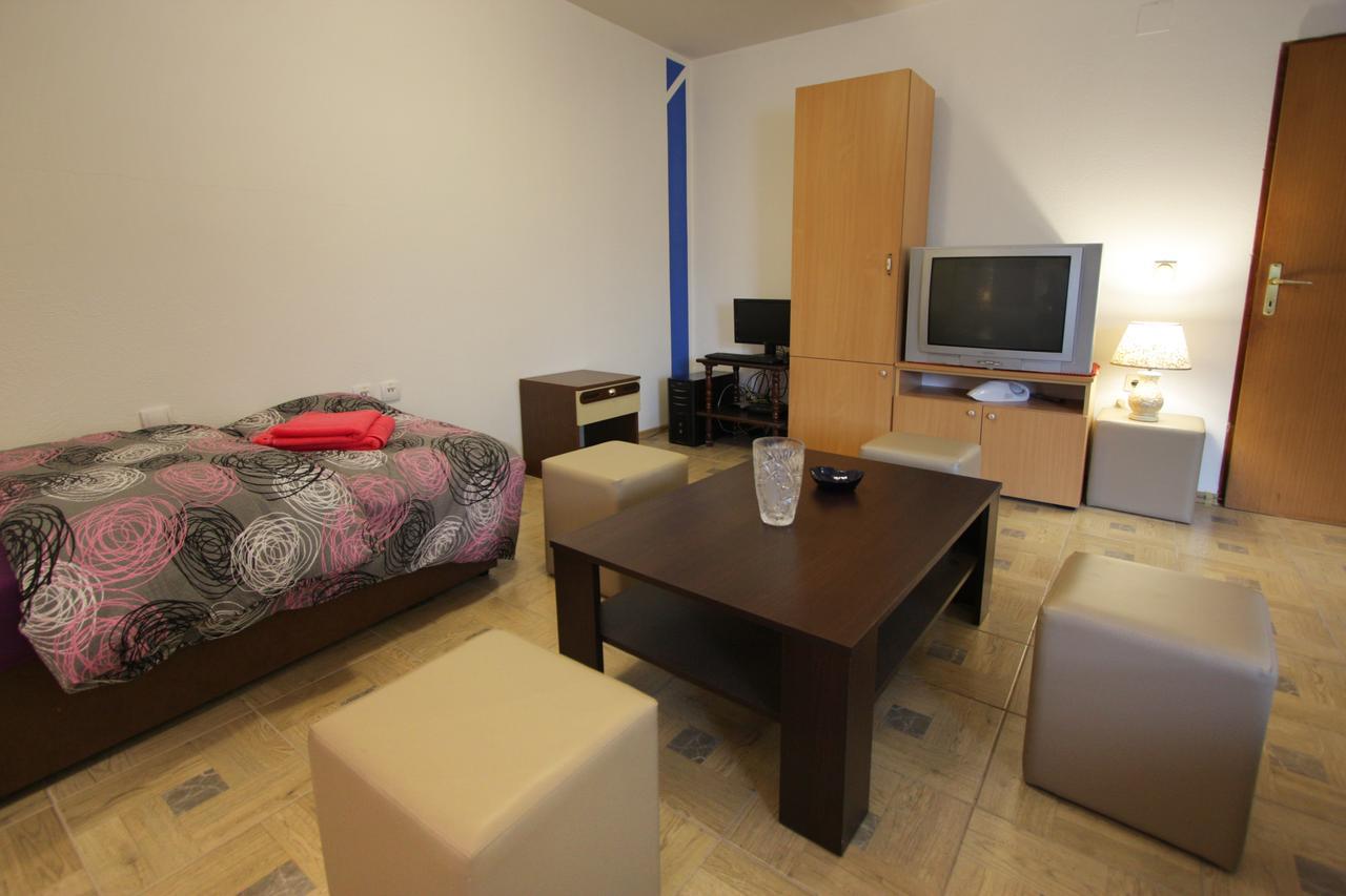 Hostel Topic Banja Luka Bagian luar foto